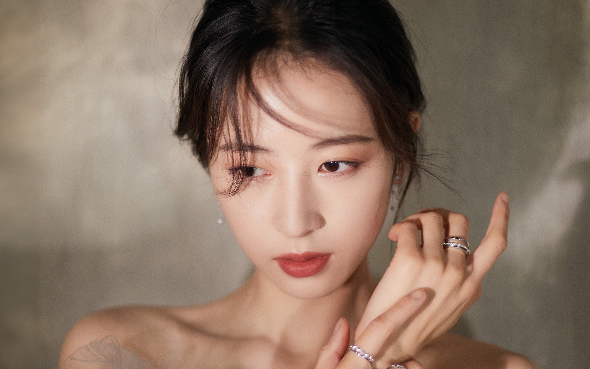 英超争冠如太阳一波流，瞬间爆发决定冠军，快船式崩盘警示众生